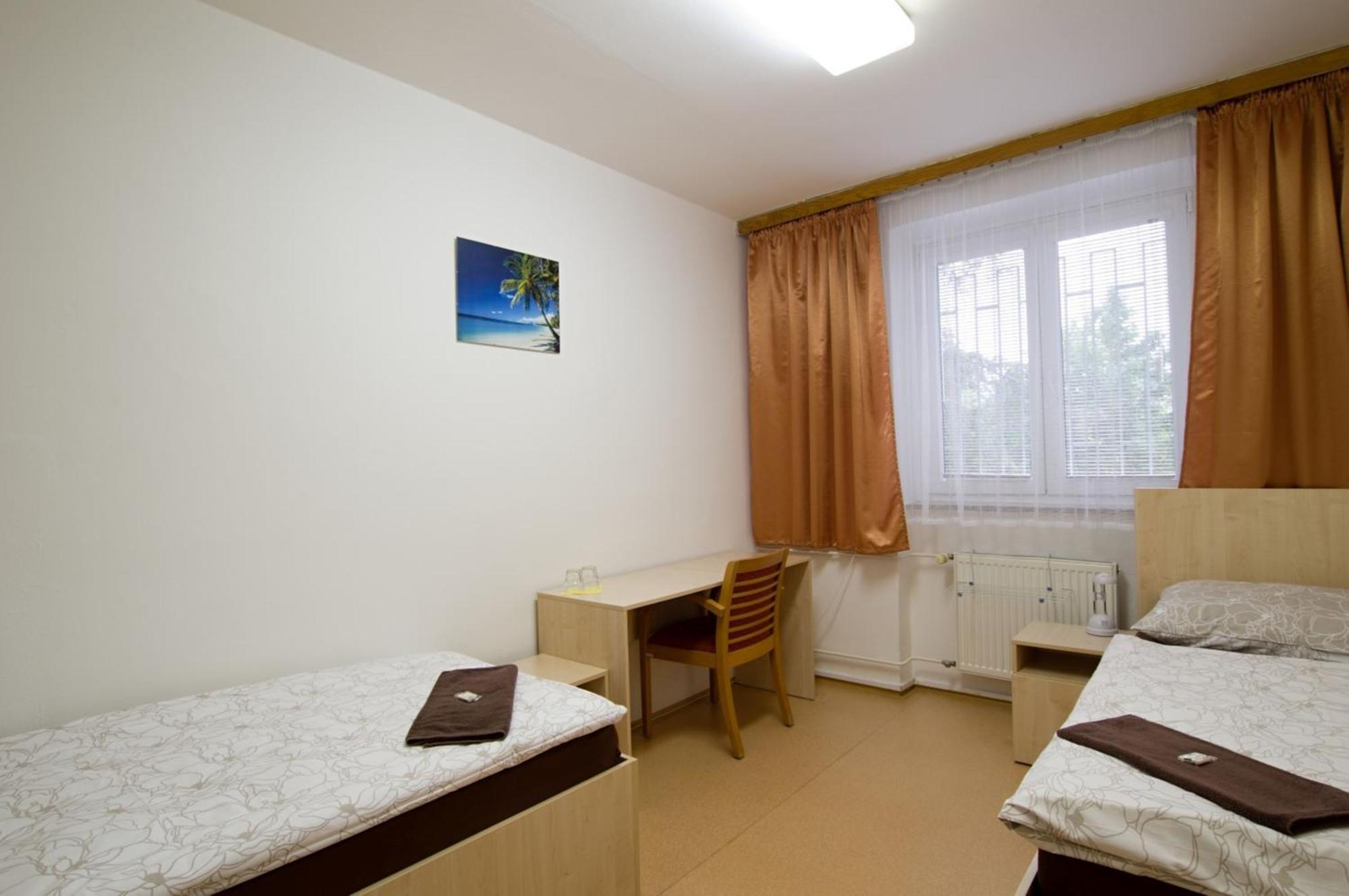 A Pousada Tauferovy Koleje Brno Exterior foto